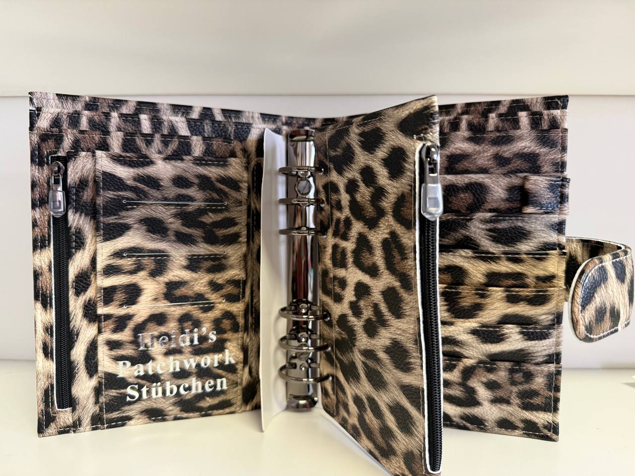 Leo Binder & Glitzer Deluxe Binder A6 Schwarz glänzende Hardware