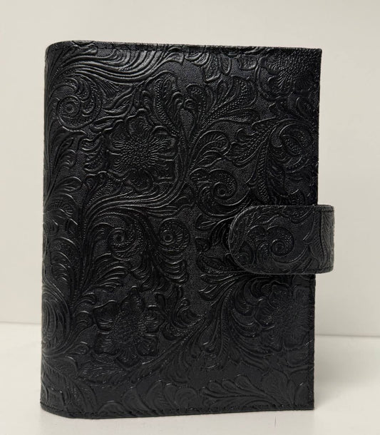 Speciale Deluxe Binder Betty Black A6 Schwarz mit Blumen Glänzende Hardware