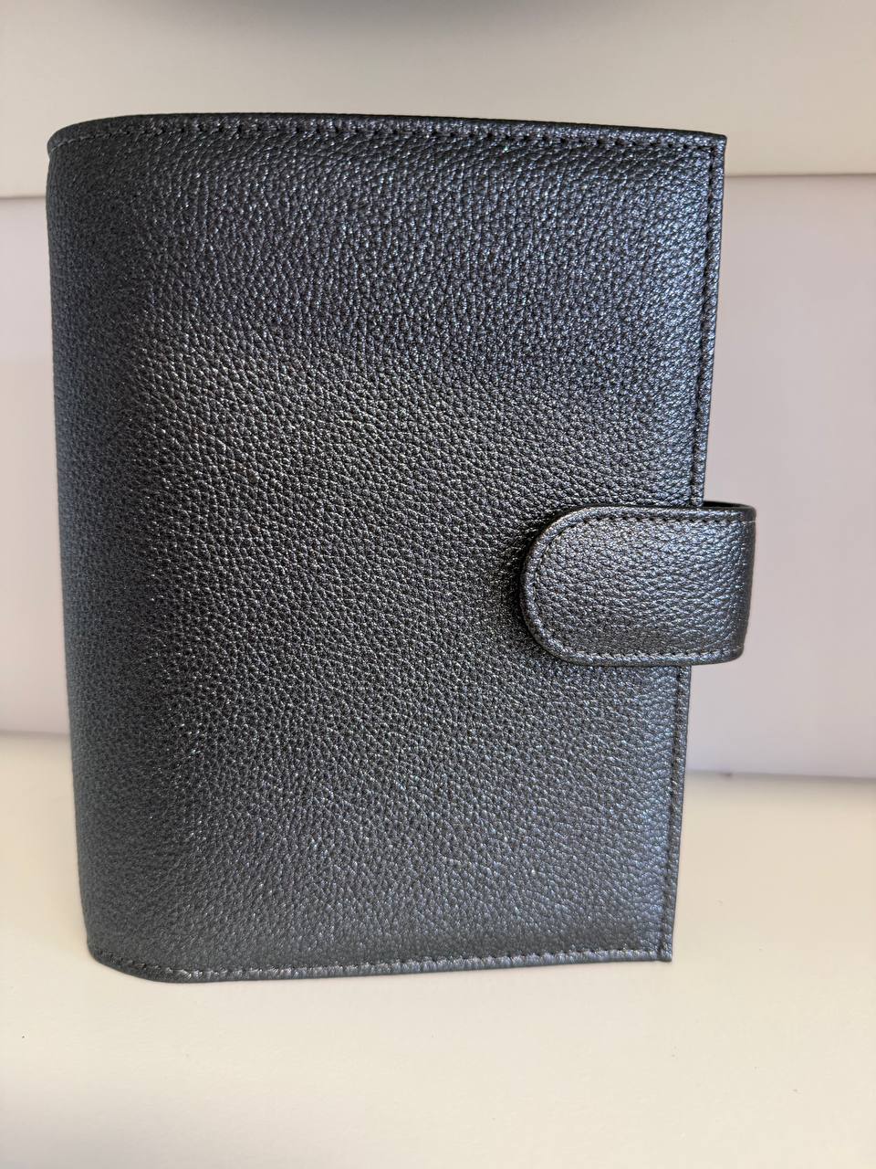 Leo Binder & Glitzer Deluxe Binder A6 Schwarz glänzende Hardware
