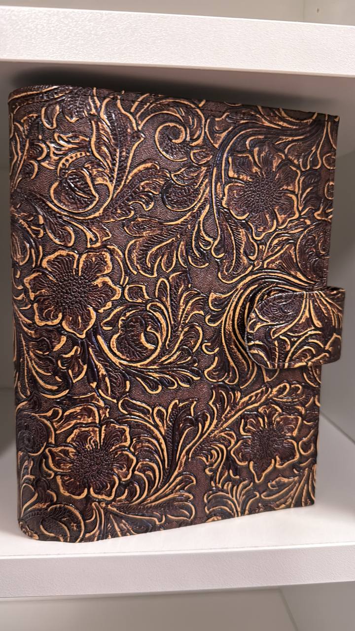 Speciale Deluxe Binder Brian Braun-Beige A6 mit Blumen Schwarz Glänzende Hardware