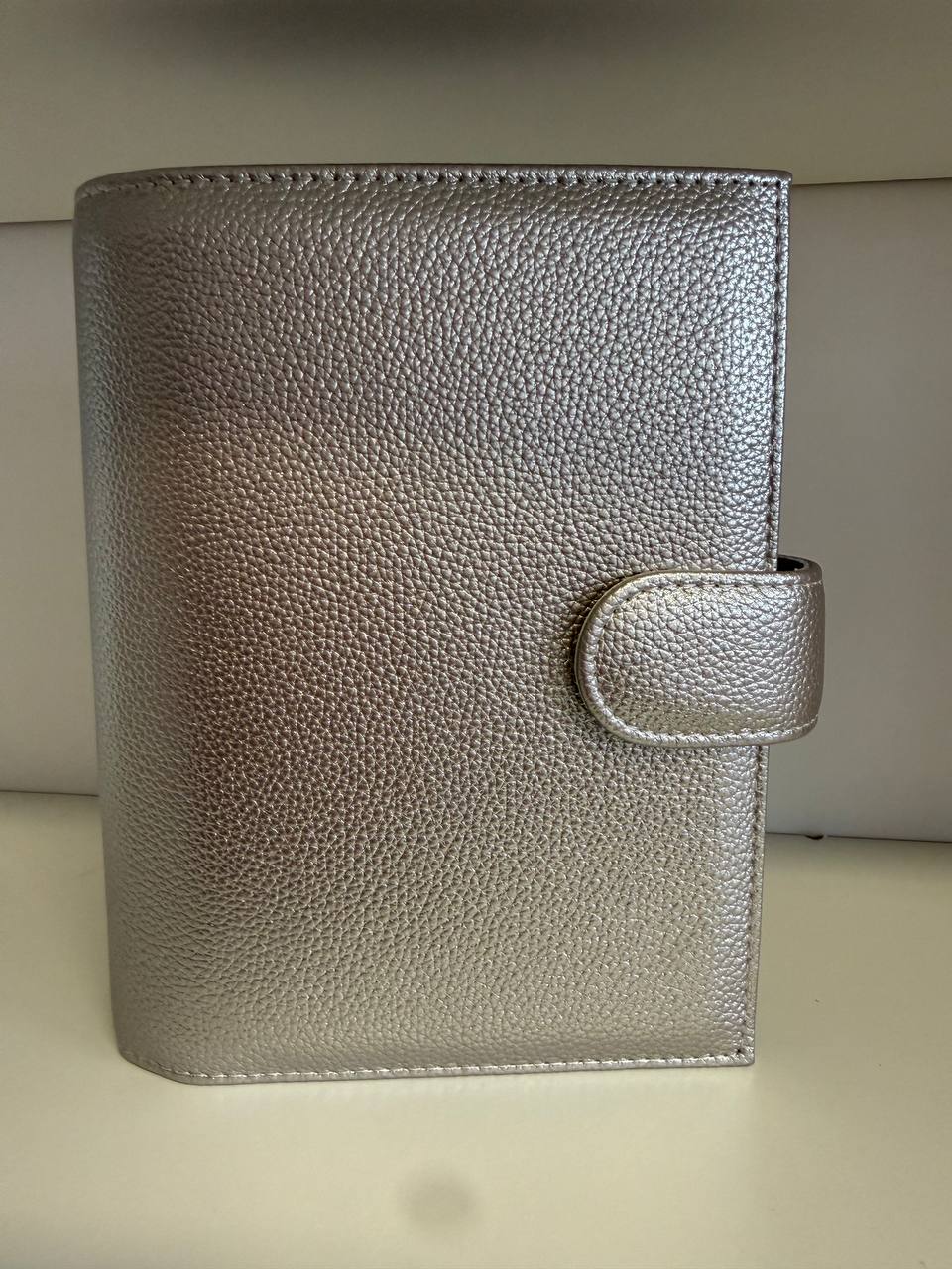 Leo Binder & Glitzer Deluxe Binder A6 Schwarz glänzende Hardware