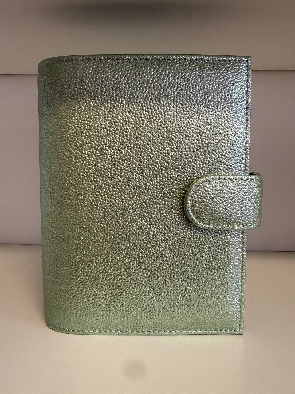 Leo Binder & Glitzer Deluxe Binder A6 Schwarz glänzende Hardware